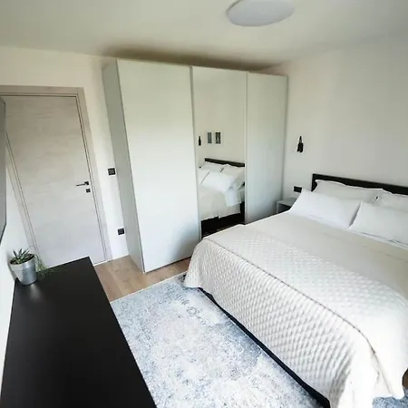 Apartment Dream Split