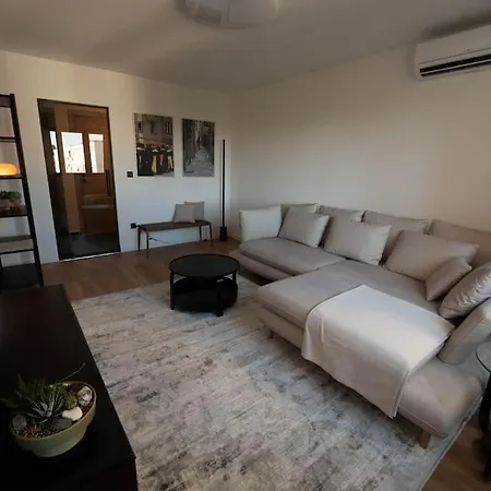 Apartment Dream Split